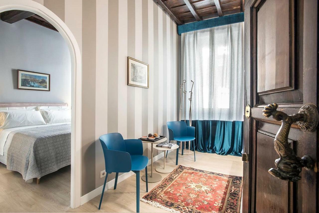 La Finestra Su Fontana Di Trevi - Charming View Apartment Rome Bagian luar foto