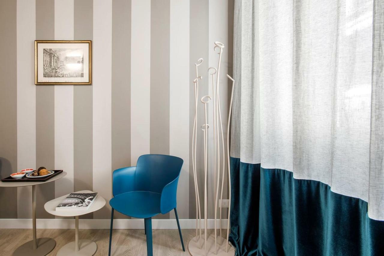 La Finestra Su Fontana Di Trevi - Charming View Apartment Rome Bagian luar foto