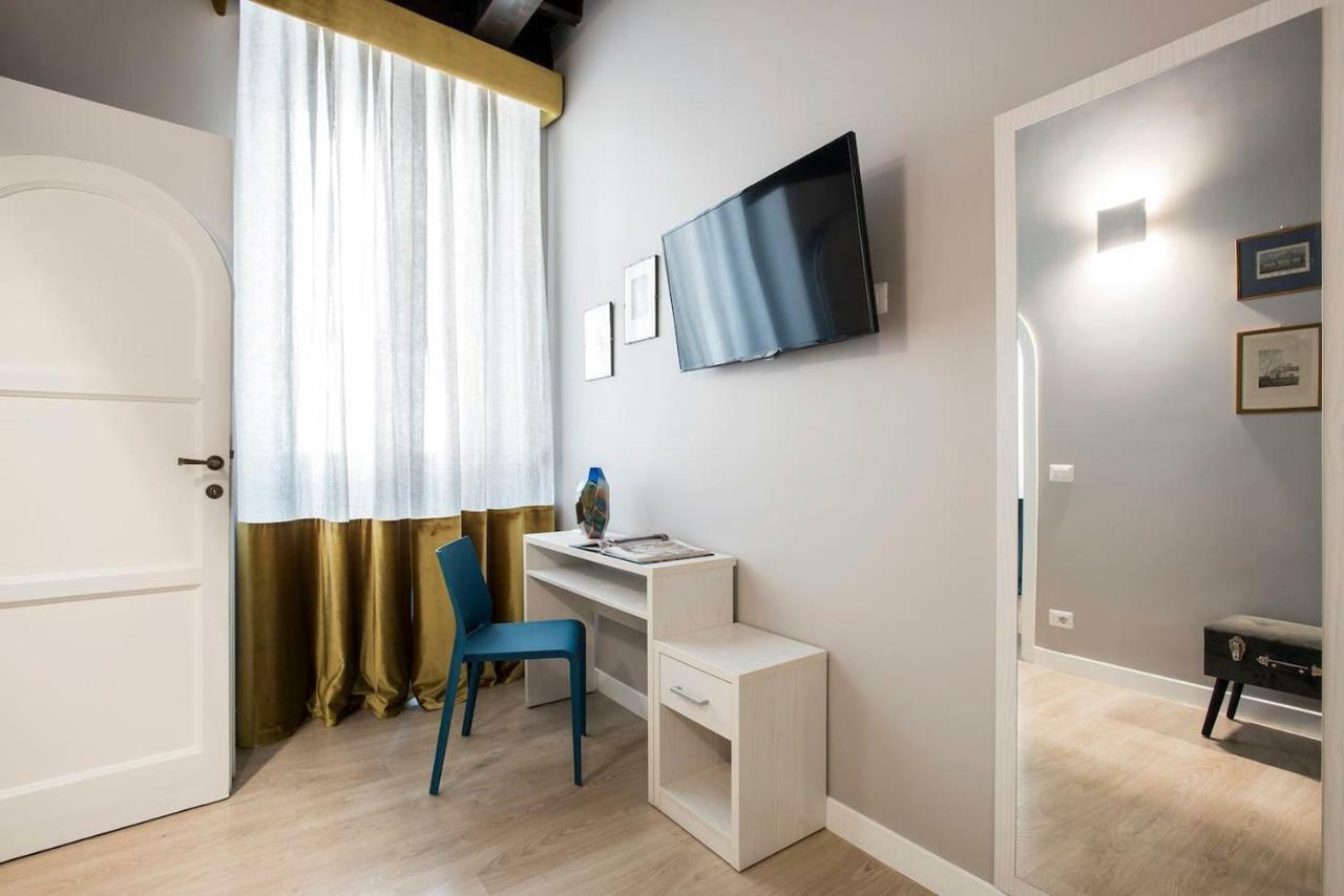 La Finestra Su Fontana Di Trevi - Charming View Apartment Rome Bagian luar foto