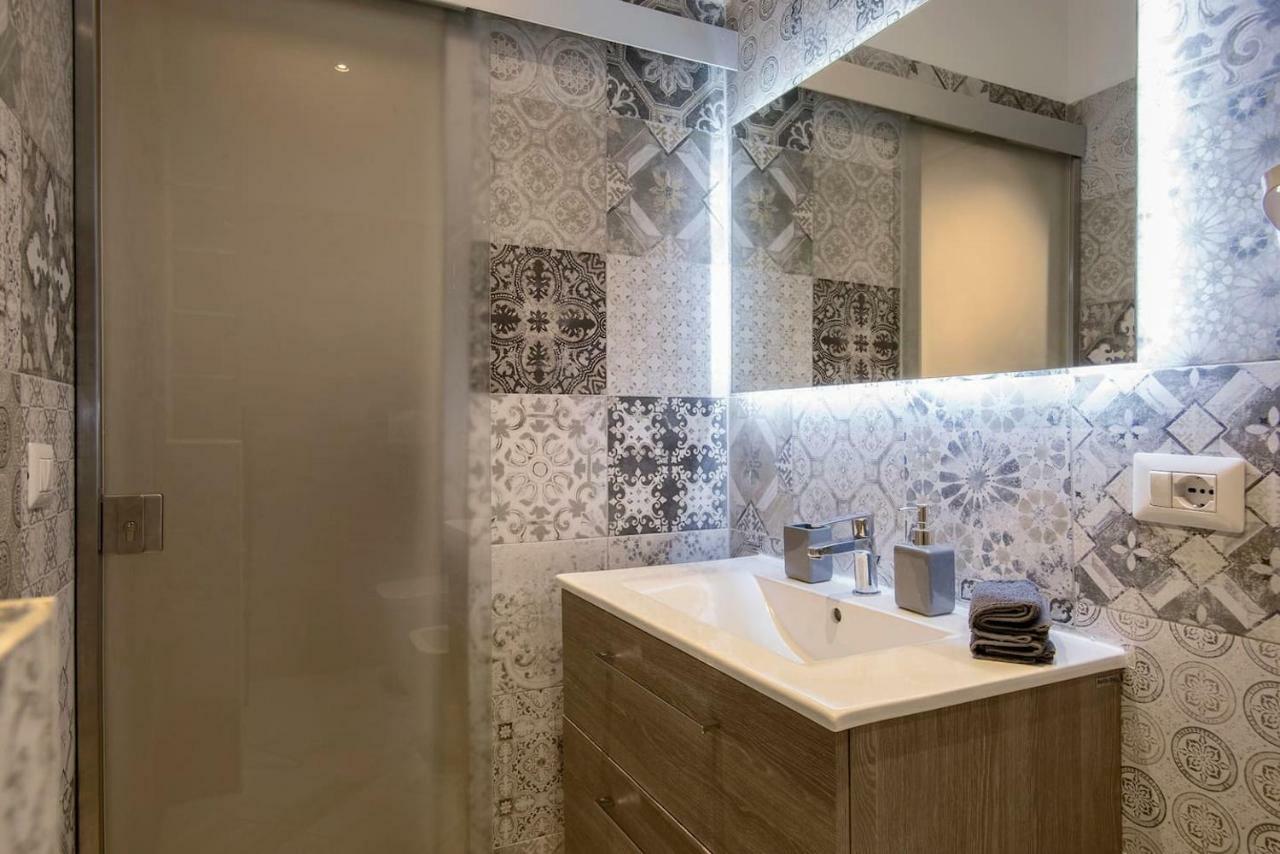 La Finestra Su Fontana Di Trevi - Charming View Apartment Rome Bagian luar foto